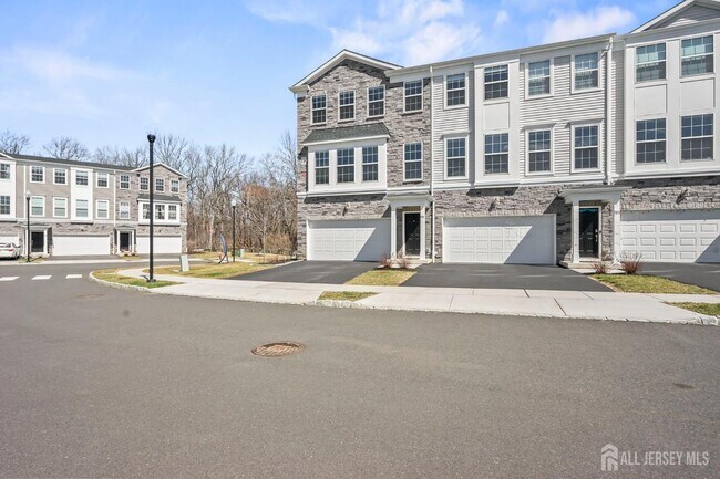 Building Photo - 1901 Swales Ct