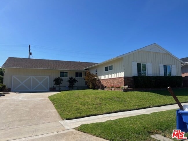 Primary Photo - 6043 S Garth Ave