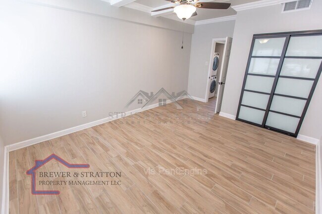 Building Photo - 351 E Thomas Rd