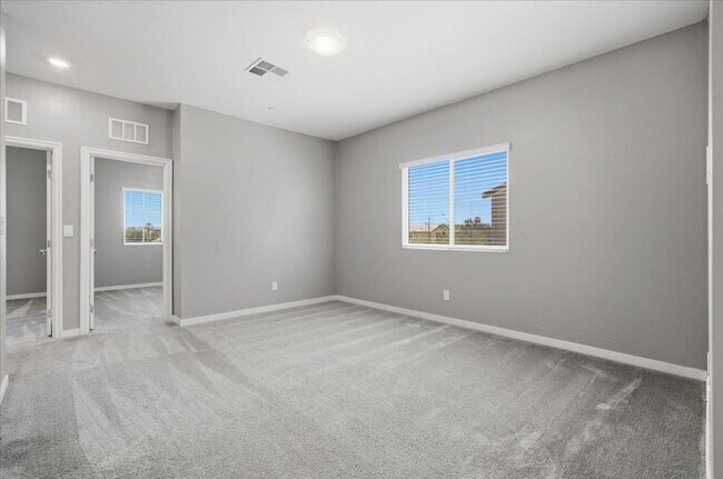 Building Photo - 6510 Silver Estates St