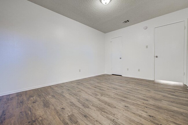 Building Photo - 8118 West Gate Blvd