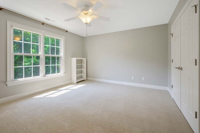 Building Photo - Custom Home in Fantastic Neighborhood!