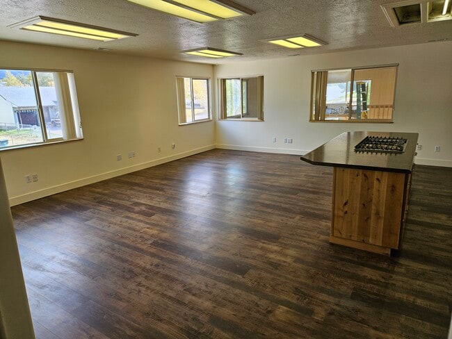 Livingroom - 114 S 200 E