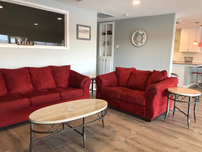 Building Photo - 1391 Riverfront Dr