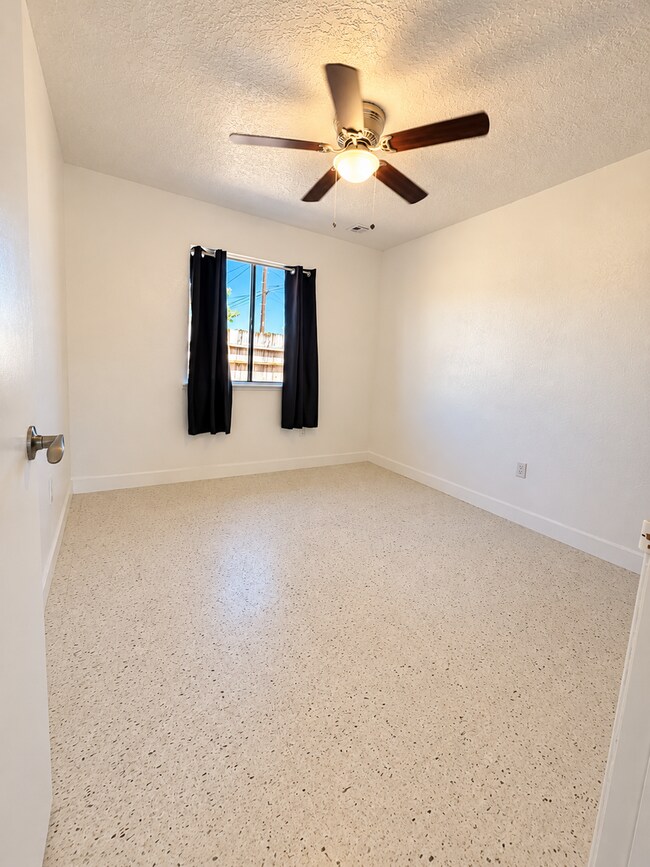 Building Photo - 71810 El Paseo Dr
