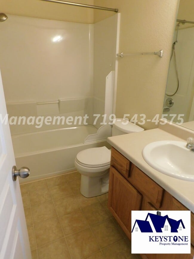 Building Photo - Northside  2 Bedroom/ 1 Bath/1 Car Garage  Patio Home $1600/$1600