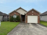 Building Photo - Nice 3 Bed 2 Bath Home! Available Now!