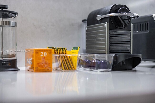 Building Photo - 341 SW 21st Rd