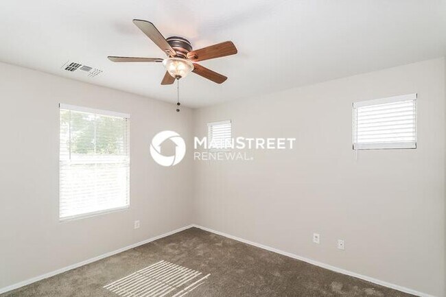 Building Photo - 4 Bedroom Pet-Friendly Home in Tolleson, AZ with Main Street Renewal