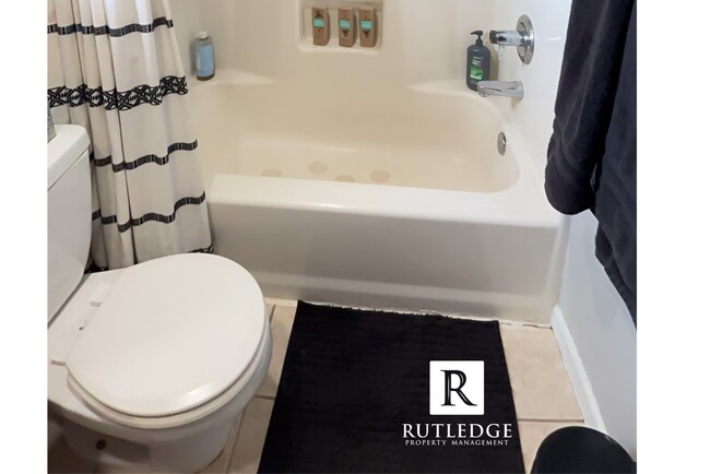 Building Photo - Cozy 3 Bed / 2 Bath Home in South Medford with Fenced Backyard