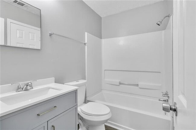 Building Photo - 8883 Homewood Dr