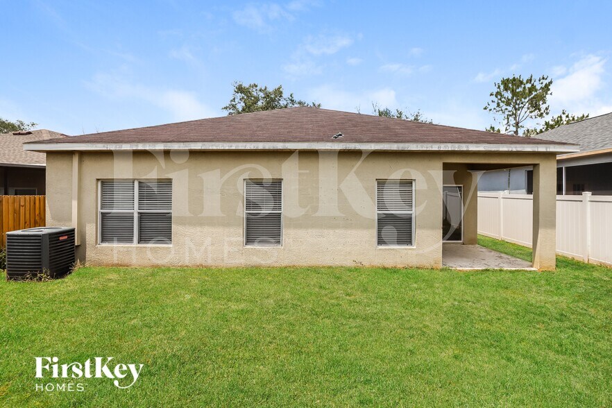 Building Photo - 734 Star Pointe Dr