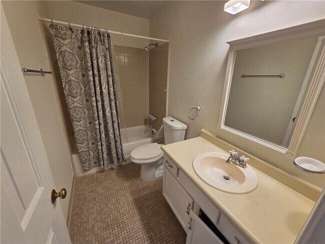 Building Photo - 8 Old Decatur Cir