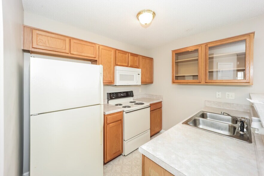 Building Photo - 2222 Tuley Dr