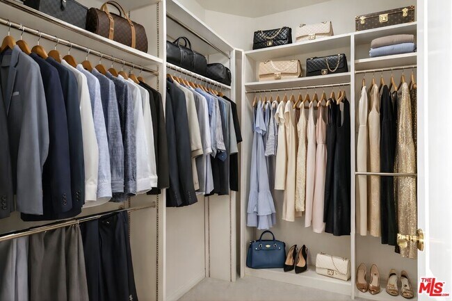 Building Photo - 2030 S Bentley Ave