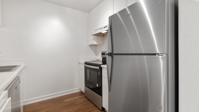 Building Photo - Villa Temecula Apartments