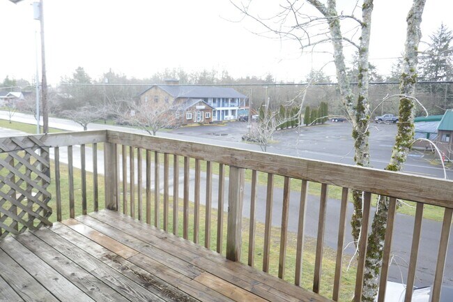 Building Photo - 510 Jetty St