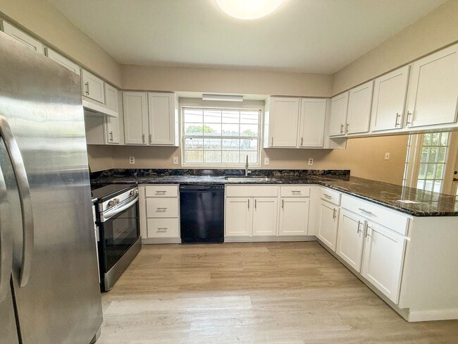 Building Photo - 3331 NW 27th Ave