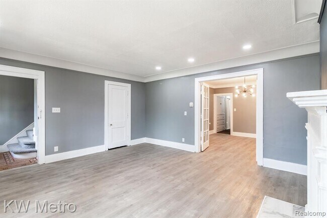 Building Photo - 3037 Calvert Ave