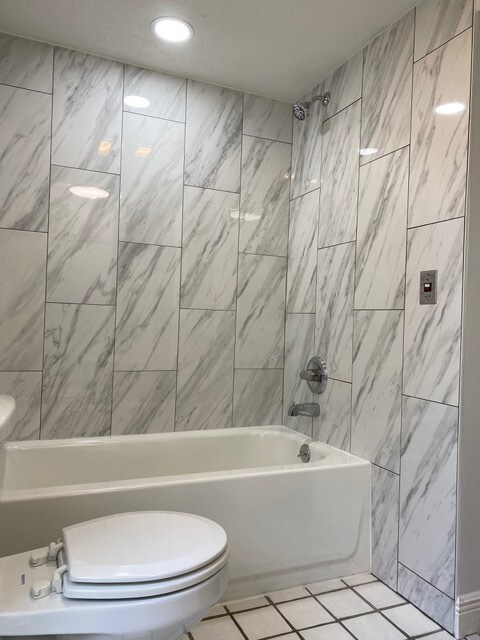 Bathroom - 830 Pinewood Ct