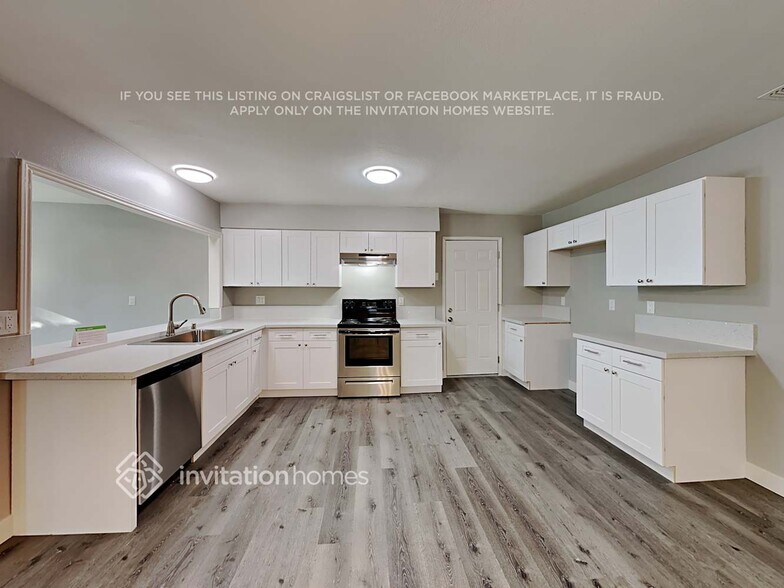 Building Photo - 8330 Old Ranch Rd