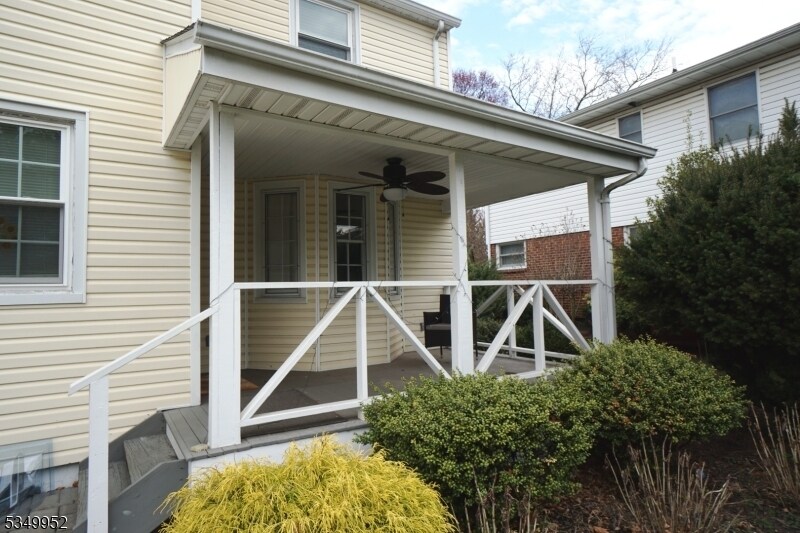 Building Photo - 661 Pierpont St