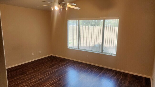 Building Photo - Charming 2 Bedroom Home with Den in Prime Location!