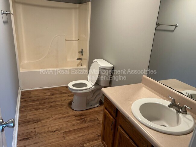 Building Photo - 816 Lane St