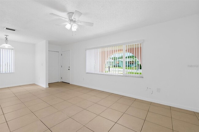 Building Photo - 2258 S Daytona Ave