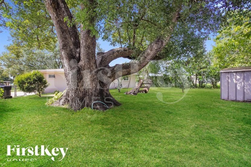 Building Photo - 607 Faber Dr