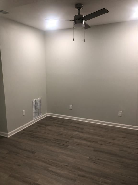 Building Photo - 700 Lynn Cir SW