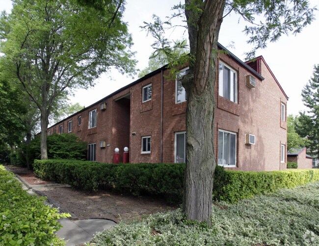 Primary Photo - 355 E 14 Mile