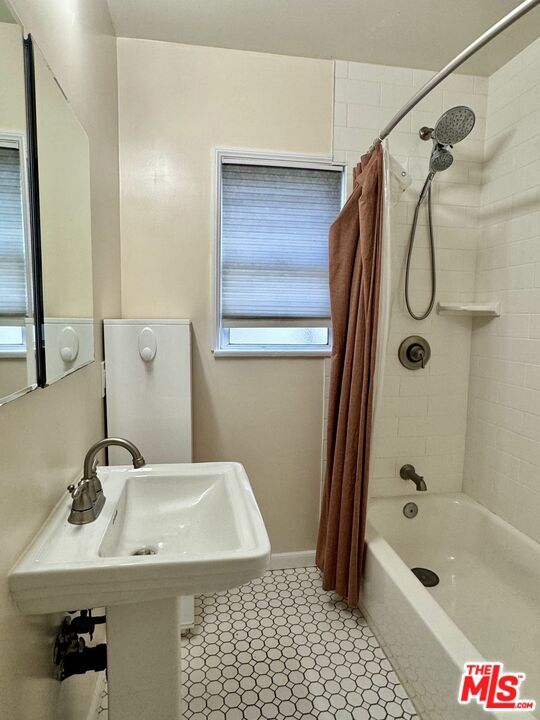 Building Photo - 3564 Dover St