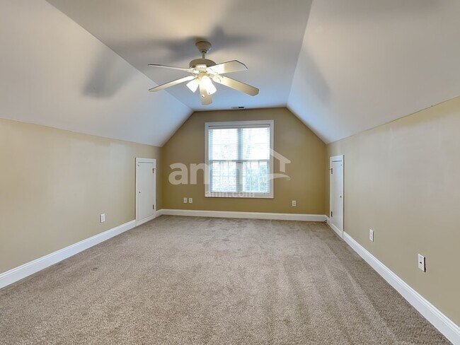 Building Photo - 347 Mockingbird Ln