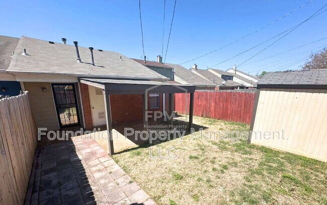 Building Photo - 1818 Winship Dr