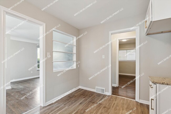 Building Photo - Completely Renovated 3-bedroo, 1.5-bathroo...