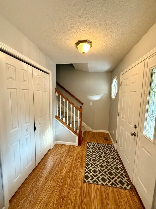 Building Photo - Beautiful Home on West side Available Janu...