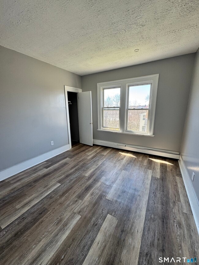 Building Photo - 107 Hamilton St