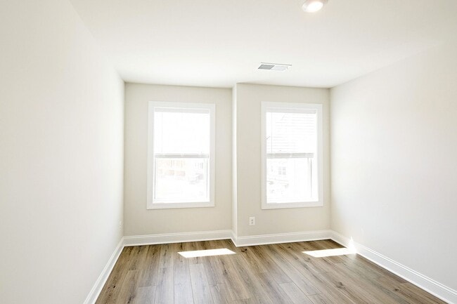 Building Photo - Pet-Friendly Crozet Townhome - $1,000 Off 1st Month's Rent!