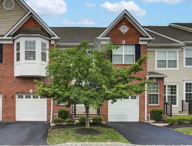 Primary Photo - 2344 Berkshire Ln