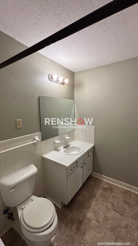 Building Photo - 3219 13 Colony Mall