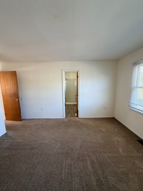 Building Photo - 21 Stephanie Dr