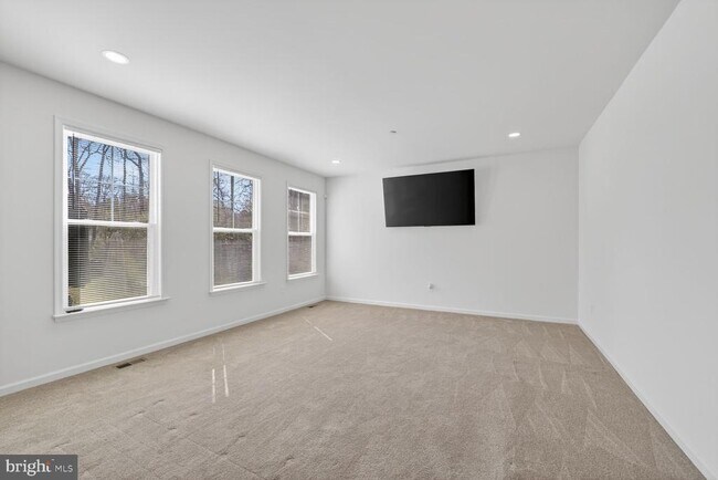 Building Photo - 111 Touhey Dr