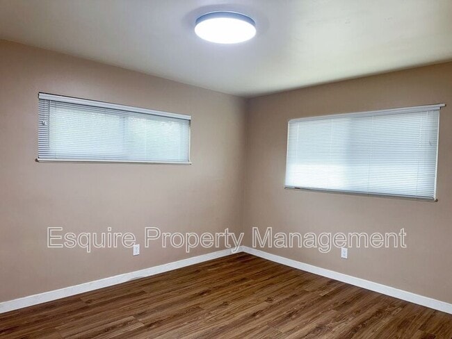 Building Photo - 737 N G St