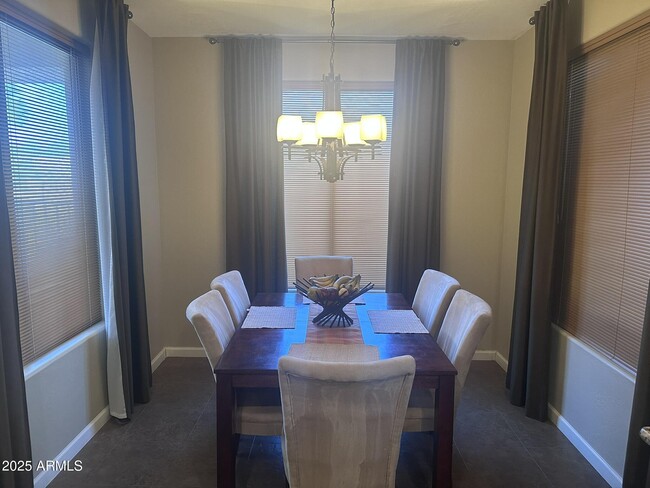 Building Photo - 14016 N Cameo Dr