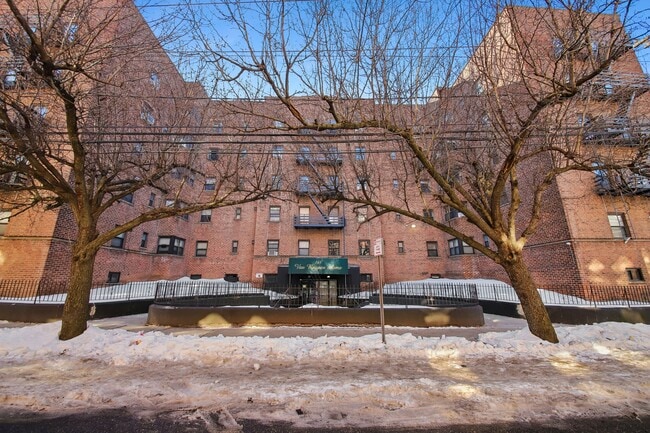 Building Photo - 165 Vroom St