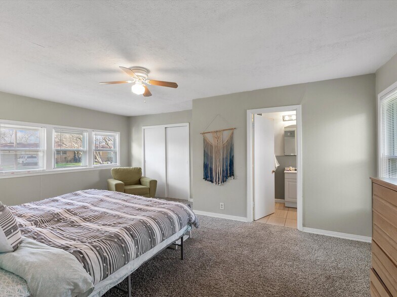 Building Photo - 4201 Anita Ave