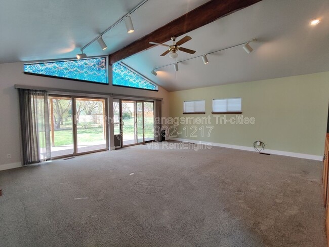 Building Photo - 1607 Putnam St