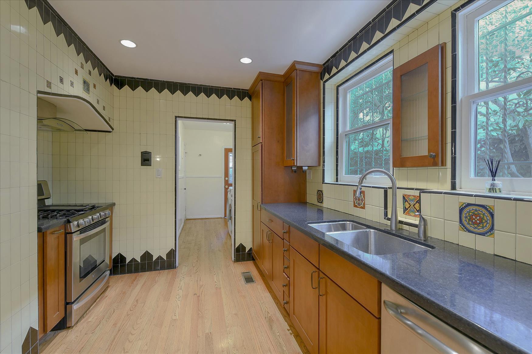 Building Photo - 1136 S Spaulding Ave
