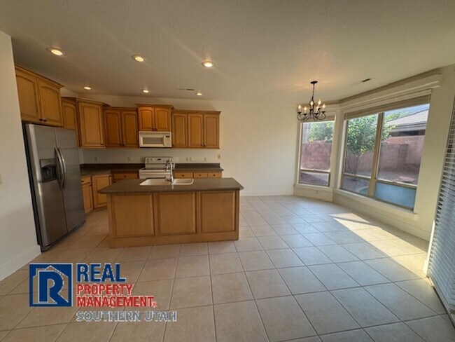 Building Photo - Copper Canyon 3 Bedroom Home